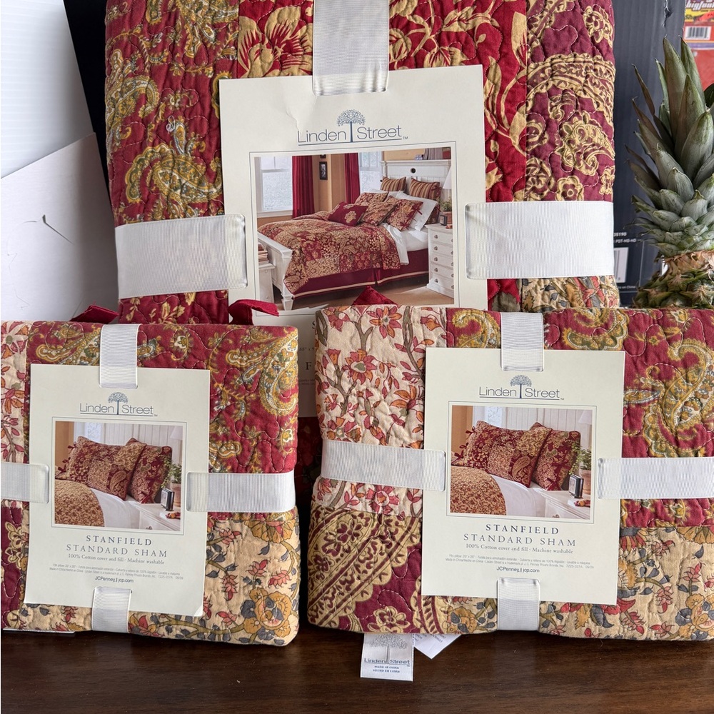 Stanfield/ JCPenney Quilt  and shams (2) Full/ Queen - Picture 4 of 8